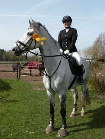 Sieg von Tessa und Chico im Springreiterwettbewerb