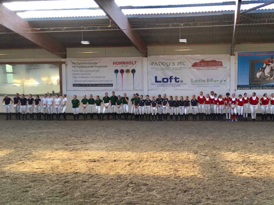 11 Teams traten gegeneinander an...